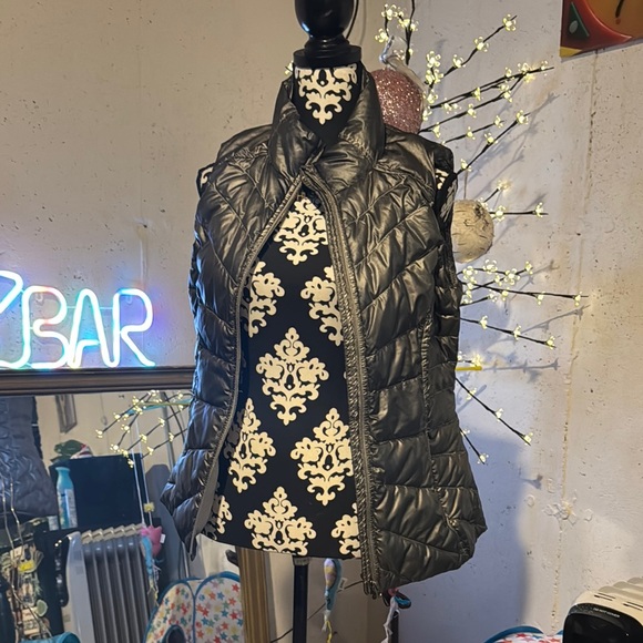 Athleta Black Quilted Vest - Picture 1 of 3